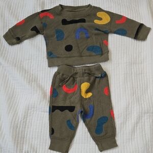 Hanna Andersson Kids Matching Set - Olive with Multicolor Shapes